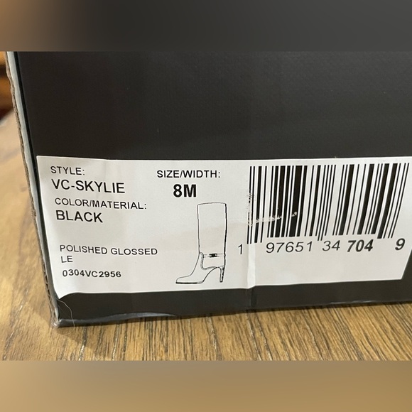 Vince Camuto Skylie Black Glossy Leather High Heel Boots Sz 8 BNWB - Picture 6 of 6